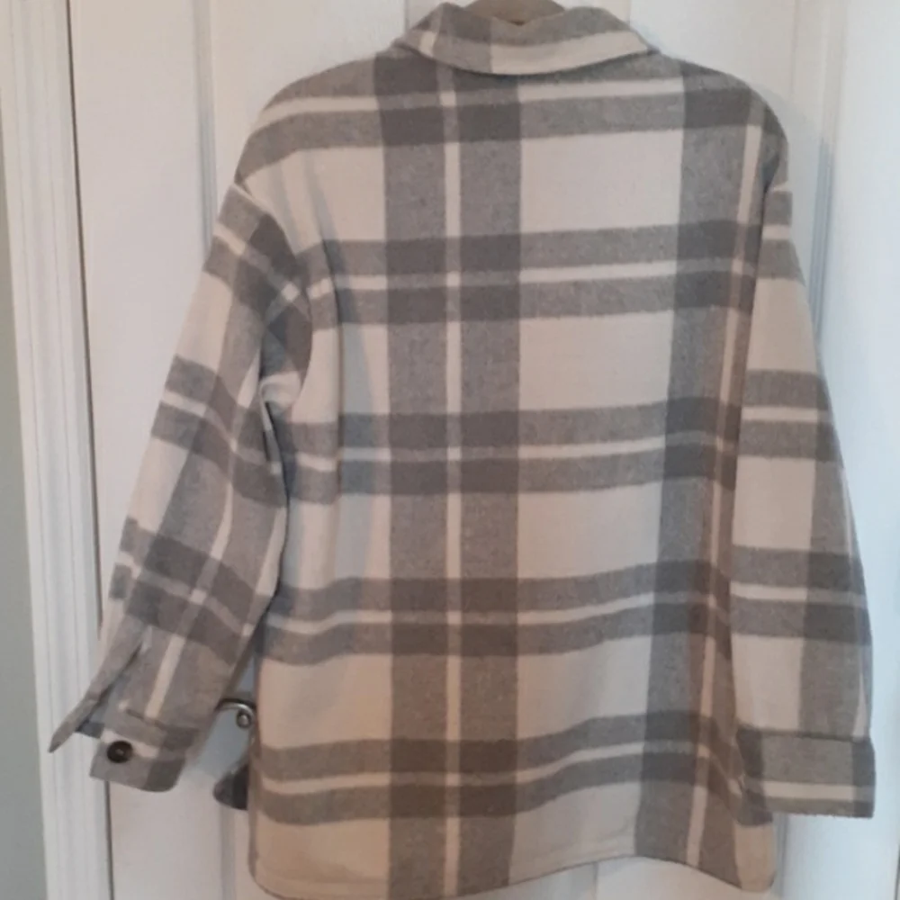 Ashley by 26 International Alternative Wool Blend Sz M Grey and White Shacket - Picture 2 of 8